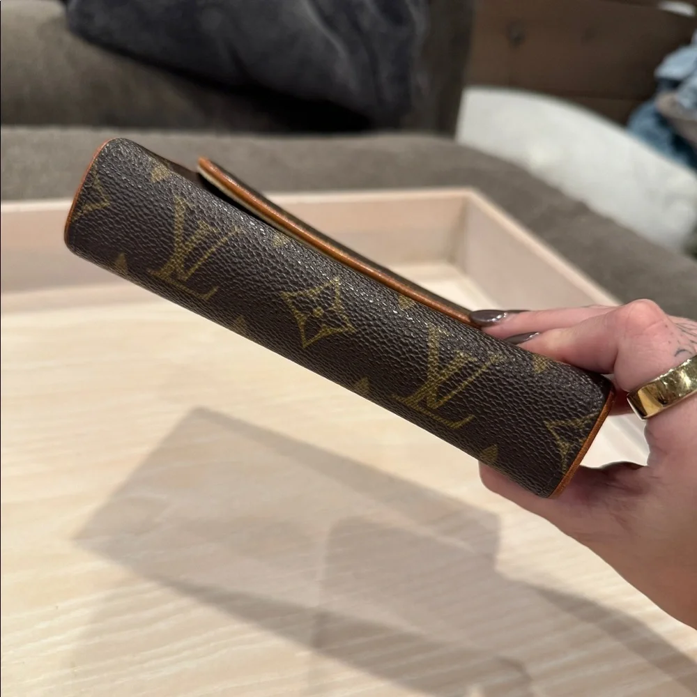 Louis Vuitton Florentine Belt Bag - Picture 5 of 12